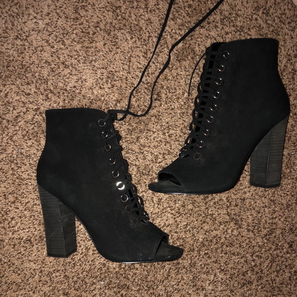 Steve Madden FREEMEE peep toe ankle boot heel